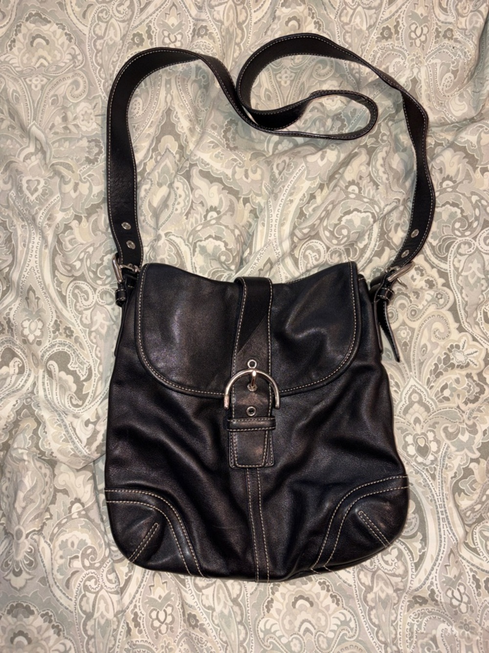 Vintage Coach SOHO Black Leather Shoulder Bag Buckle Detail Signature lining